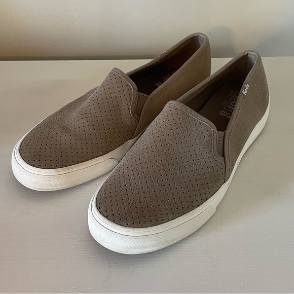 Keds Dream Foam Slip-On Flats - Picture 1 of 11
